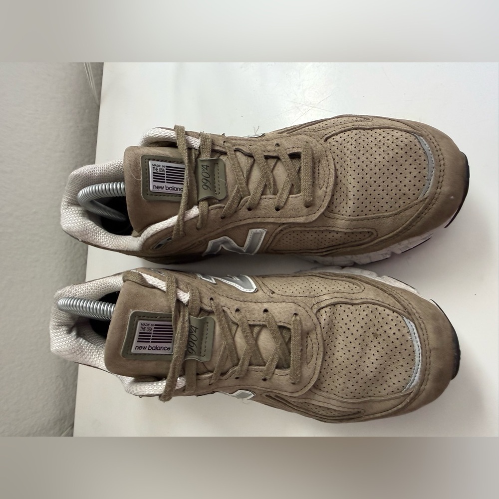 New Balance 990 mv4  men size 9 Olive Sneakers with White Accents - Picture 3 of 8